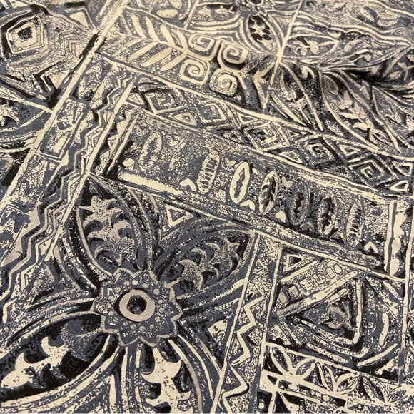 Perry Ellis Short Sleeve Casual Shirt - Picture 2 of 5